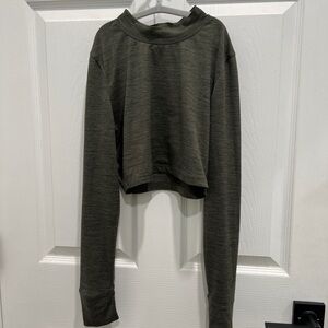 Vuori Shirt Womens Green Long Sleeve Lux Crop Tee Performance M